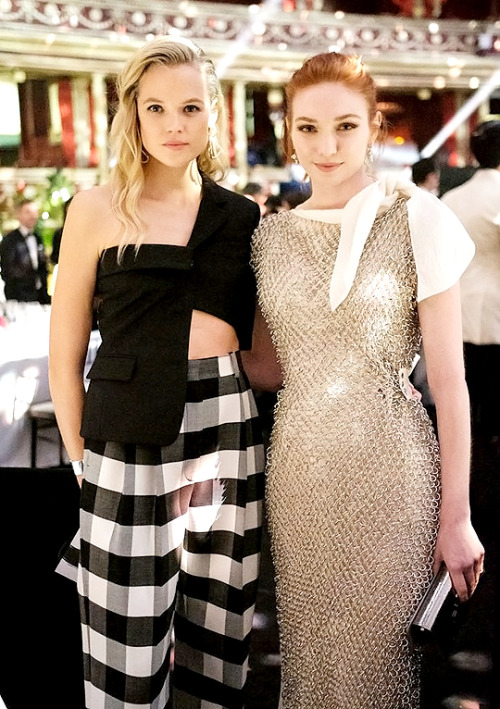 panoramamelodrama:Eleanor Tomlinson and Gabriella Wilde attend The Fashion Awards 2018 In Partnershi