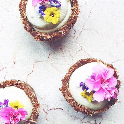 Lemon &amp; Vanilla Tarts Cases:  • &frac12; cup of almonds  • &frac12; cup of