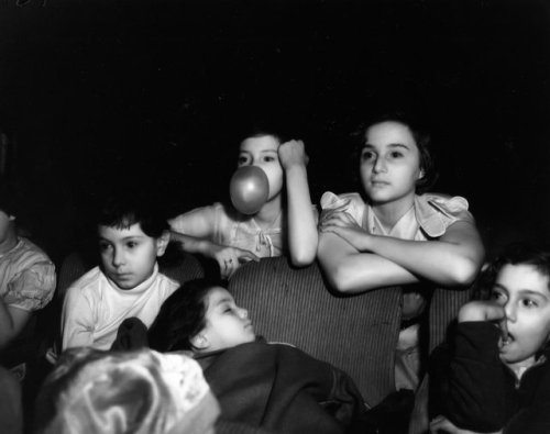 snyggabrillor: last-picture-show: Arthur “Weegee” Fellig, In The Movie Theater, 194