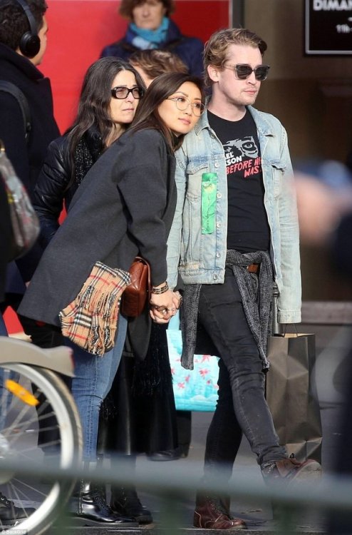 throwbackblr: I had no clue Brenda Song &amp; Macaualy Culkin were dating