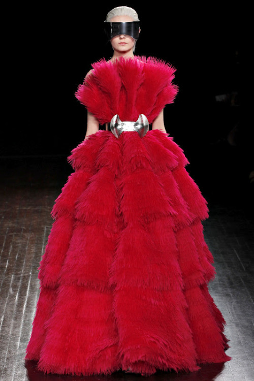 frackowiaky:  Alexander McQueen, F/W 2013, Paris 