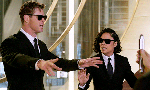 ginnnygardner: Chris Hemsworth and Tessa Thompson as Agent H and Agent M in Men In Black: Internatio