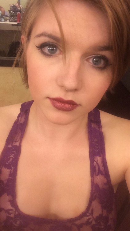 gothicstripper:  adventuresofanaerialist:  Guess who learned to contour today!!  Your face is so beautiful omg 😩