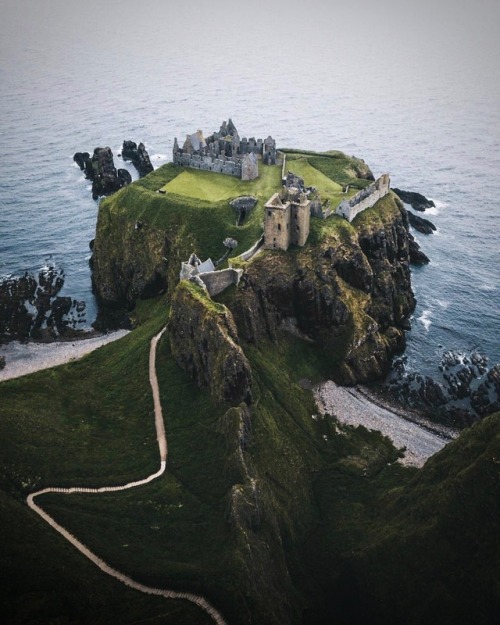 utwo:Fortress of Dunnottar Scotland© marvin kuhr