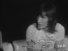 zalianfletcher:  roger is too cute in this interview and david is just so bored the whole time