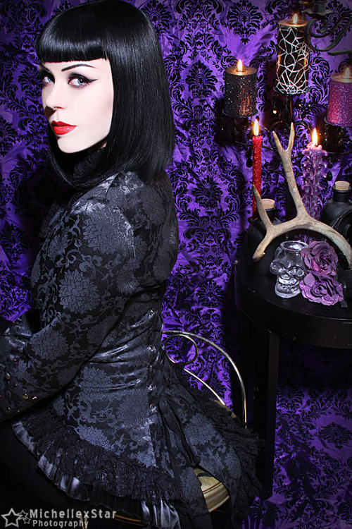 elizasidney:  Elegant Black Victorian Jacket by @prettyattitudeshop Shot by @michellexstar #prettyattitude #victorian #lace #jacket   @elizasidney