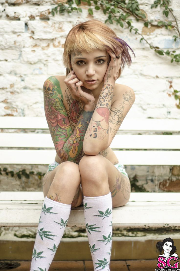 naughtyinkedangel:  http://naughtyinkedangel.tumblr.com/