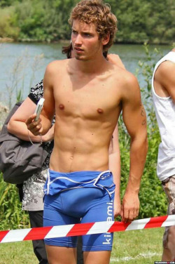 sportmen-bulge:  rowing