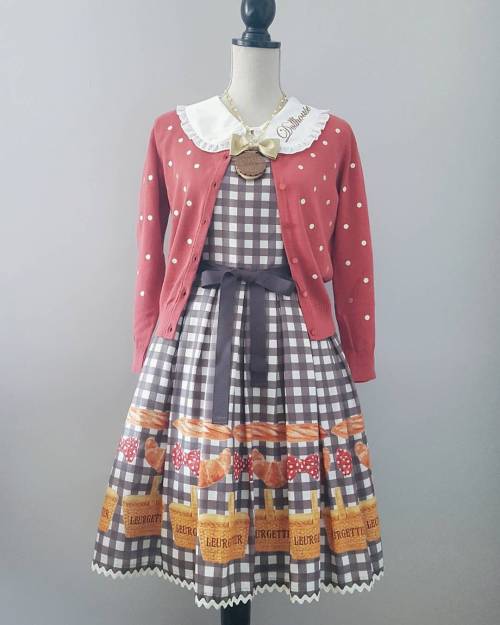 Picnic weather is here! Received a dream dress in the mail and I can’t wait to wear it #picnic