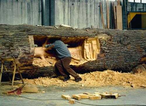 scarecrowbox:Giuseppe Penone working on Cedro