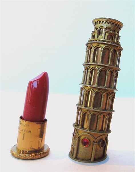 cair–paravel:Leaning Tower of Pisa lipstick case, 1950s.