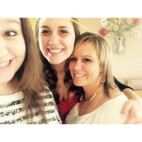 depressionchangeseverything:sorry but I really really need more prayers for my sister I tell my mom 