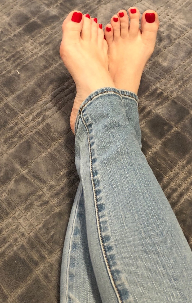 enslavedtomywifesfeet:  My sexy wife’s feet in jeans 