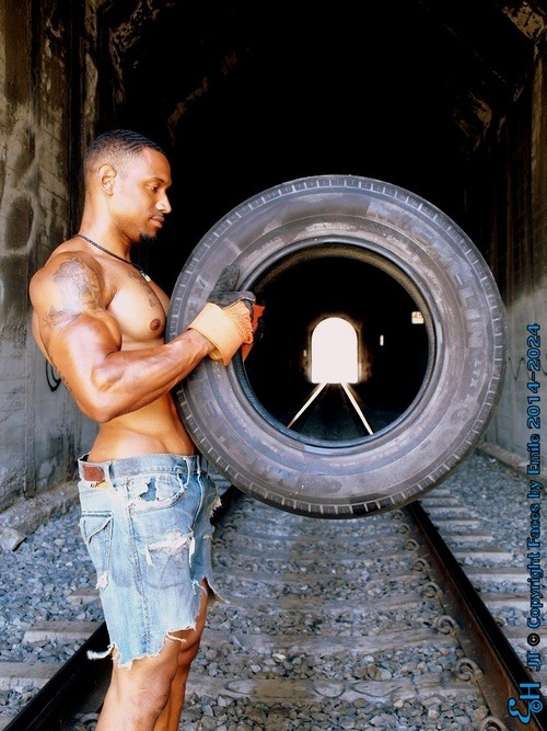 beautifulblackmenfromphilly:  http://beautifulblackmenfromphilly.tumblr.com/