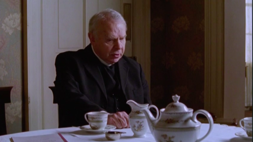 Foyle and Sam’s Uncle Aubrey share a brew, and concern about the state of the world, in “Plan of Att