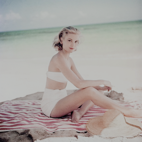 nitratedamile:Grace Kelly photographed by Howell Conant during her vacation in Jamaica, 1955.