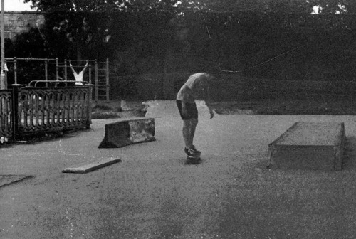 FED2 x expired Ilford pan 400 My friend the Hungarian Tony Hawk: @bokisb5/2018 Budapest, HU#35mm #ex