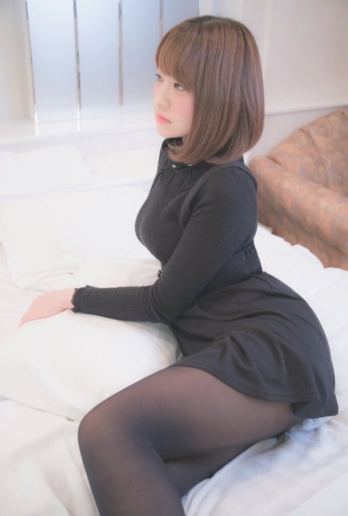 zapper1115: (經由 りお 在 Twitter：&quot;ぴっちりめの格好はやっぱ好きだなあ〜〜♡ 絵を見てもお写真見ても目にとまる…てかてかしてるのもすきよ。すきな
