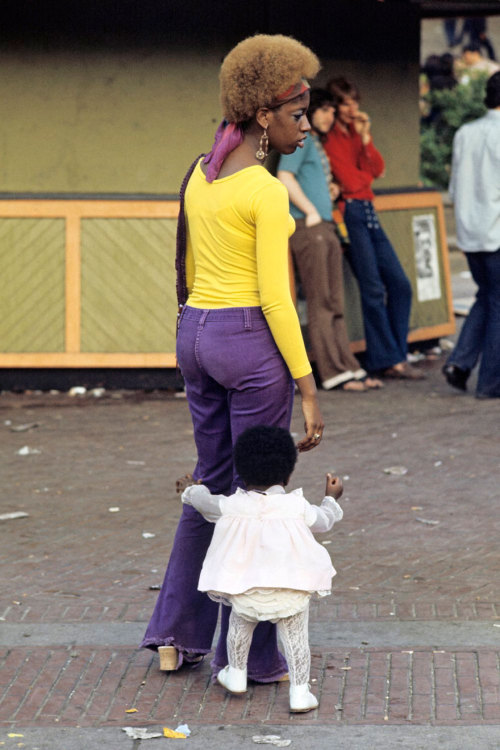 twixnmix:The Vibrant Life of Harlem in the Summer of 1970  Photographer Jack Garofalo captured 