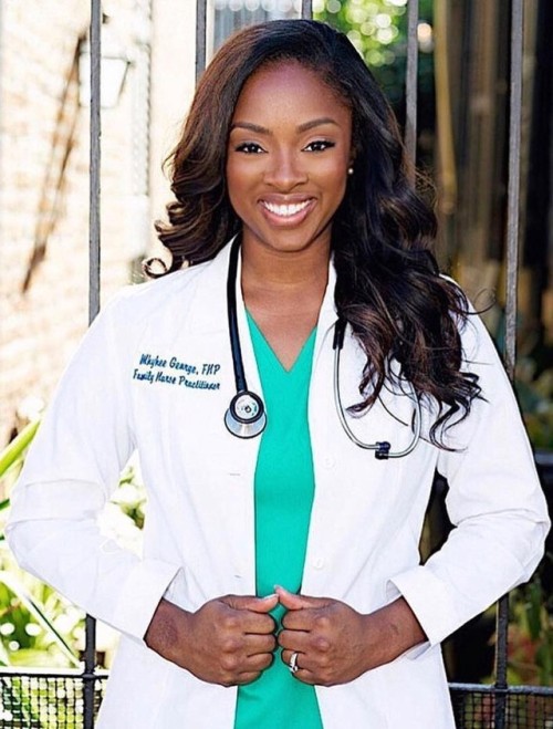 flawlesslybaby:justcurvemealready:demetriusmarkee:Solute to Black Doctorsso little notesBlack excell