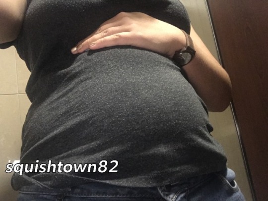 squishtown82: so ya girl is stuffed on campus rn, just ate 1300 calories worth of food in tight jeans! so when I’m finally alone I’m like: vs when I have to go back out there: It’s so embarrassing 😅   do you think I can play it off that I’m