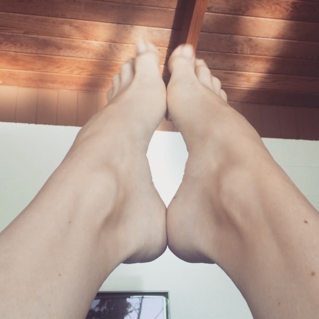 Per some of your requests, I present my #feet #footporn by chanelpreston http://ift.tt/1LiSkUu