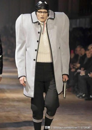 pollywar:  chickenforpresident:  jazzykatz:  roachpatrol:  fuckyeahchinesefashion: