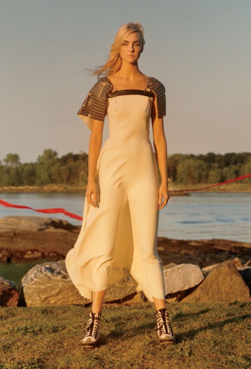 aleworldaddict:‘Period Pieces’  Caroline Trentini by Jamie Hawkesworth for Vogue US December 2015