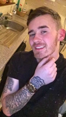 straightsnapchatladsx:  Irish Lad Craig -