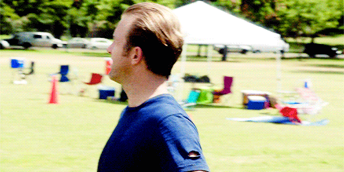 itsfiveoh:  Danny wearing the same shirt Steve previously got shot in. {insp.} 