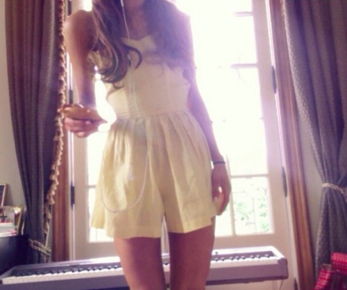 adventurer-in-dreamland:  Ariana Grande has the perfect body. End of story. 