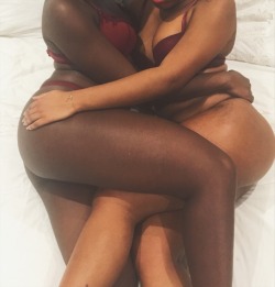 Mrfr3Aknasty69:  Truthinthebooty:  What’s Better Than A Caribbean Girl? Two 😌