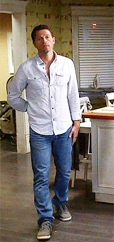 winjennster:  lixation:  bassdropcrinklesnitch:   dorkkbatch:  Castiel’s full body