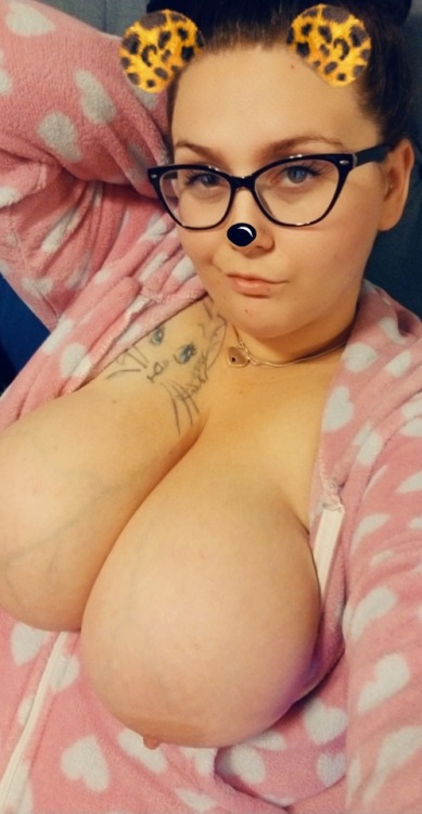 Porn Pics opaleyedmittenkitten:  Happy Topless Tuesday!!!!