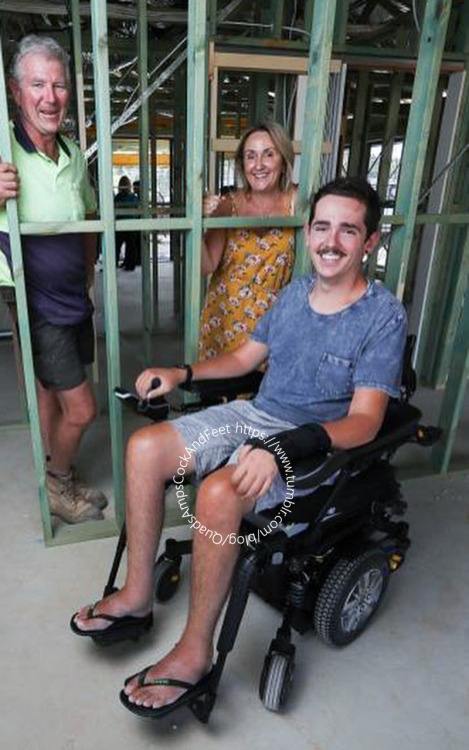 Cute quadriplegic guy, what a beautiful smile!