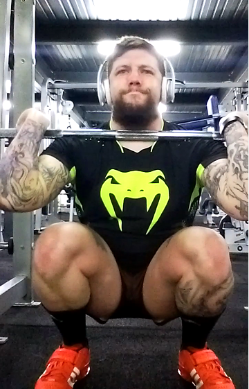 donut-give-a-fuck-about-abs:  This is what you call going deep with squats. If you