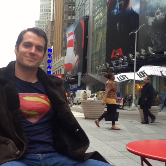 Henry Cavill Sure Is Putting On a Brave Face After Nobody Recognized Him in  Times Square