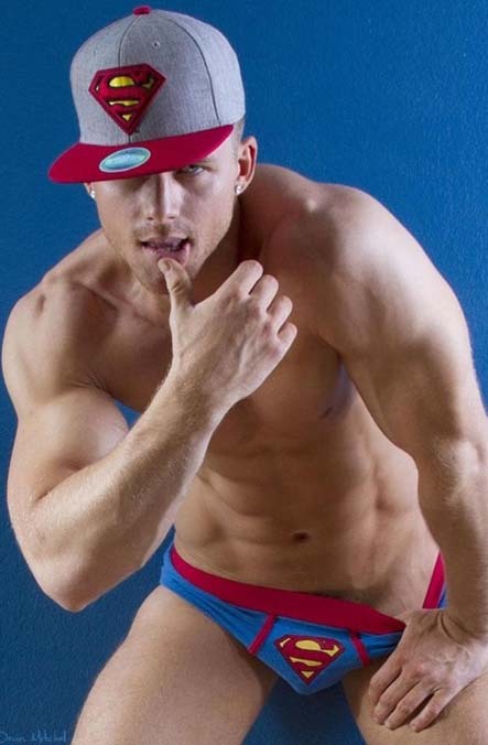 latinobimiami:  Superman supersexy