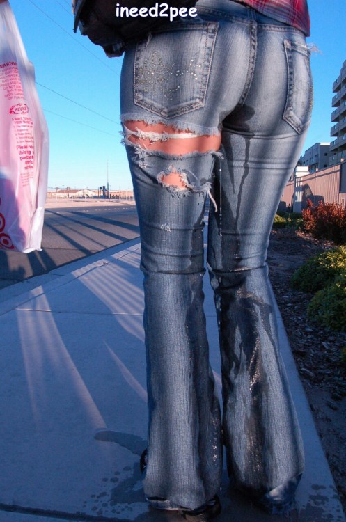 pee-fetish:  Beautiful Jeans Wetting.