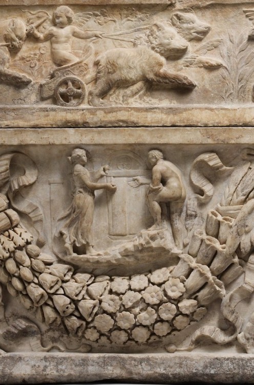 hildegardavon:Myth of Theseus and AriadneSarcophagus with garlands and the myth of Theseus and Ariad