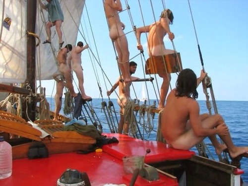 pornstar0069:  My kind of boat trip