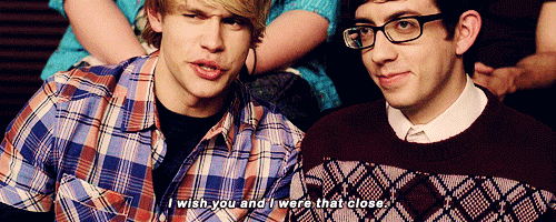 aaajmachine:  Artie is like, “No, dude. We don’t need to be that close. Dude,