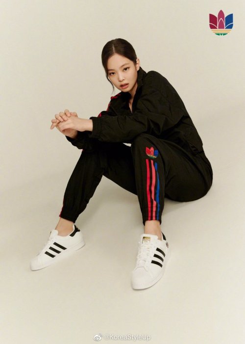  「 JENNIE, JISOO, ROSÉ 」Adidas Originals NIZZA with BLACKPINK 