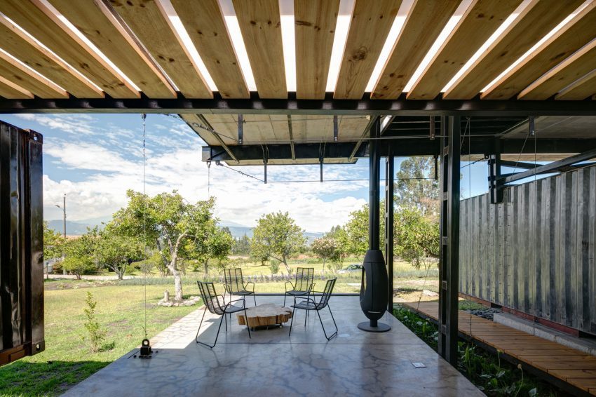 architags:  Daniel Moreno Flores &amp; Sebastian Calero. RDP/ Shipping Container