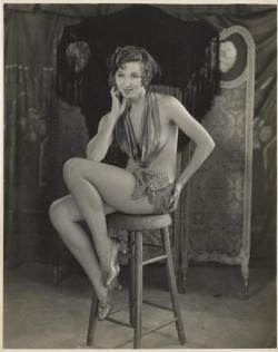  Famous singer and actress Fanny Brice from the time she was a Ziegfeld Follies girl, ca. 1915. 