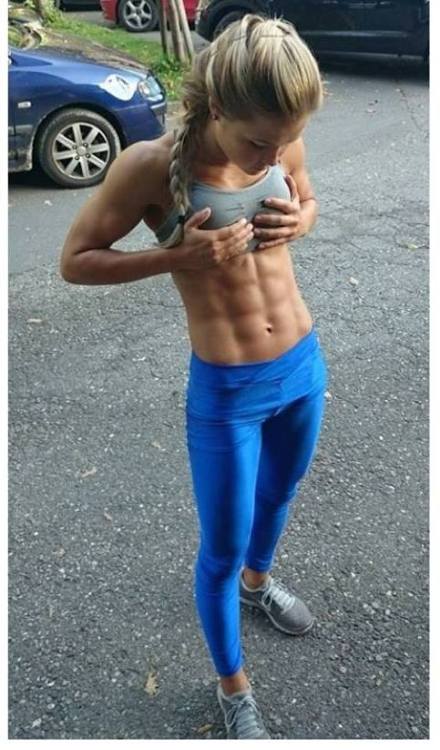 fitandnaturalsubreddit:  Aspiring German fitness athlete Sophia Thiel From: /r/FitAndNatural