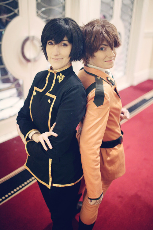 vantasticmess:robobromance:together we can do anything.Code Geass, Katsucon 2014 Lelouch | Suzaku 