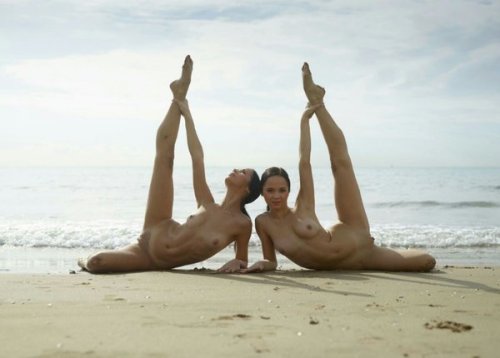 iloveindianwomen:  PART 3Yoga - India’s Contribution to World Health  Celebrate Yoga Day - 21st June     - Modi’s Contribution to India and the World 