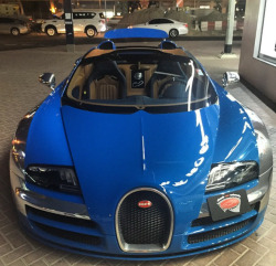 luxurysupercars:  Bugatti Veyron!