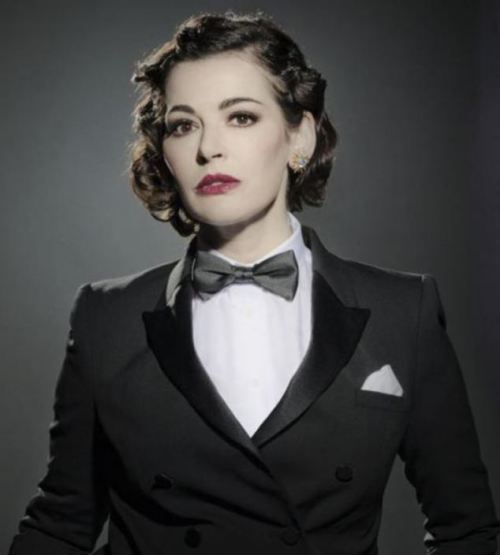 Porn photo fywomeninsuits:  Nigella Lawson in a tux